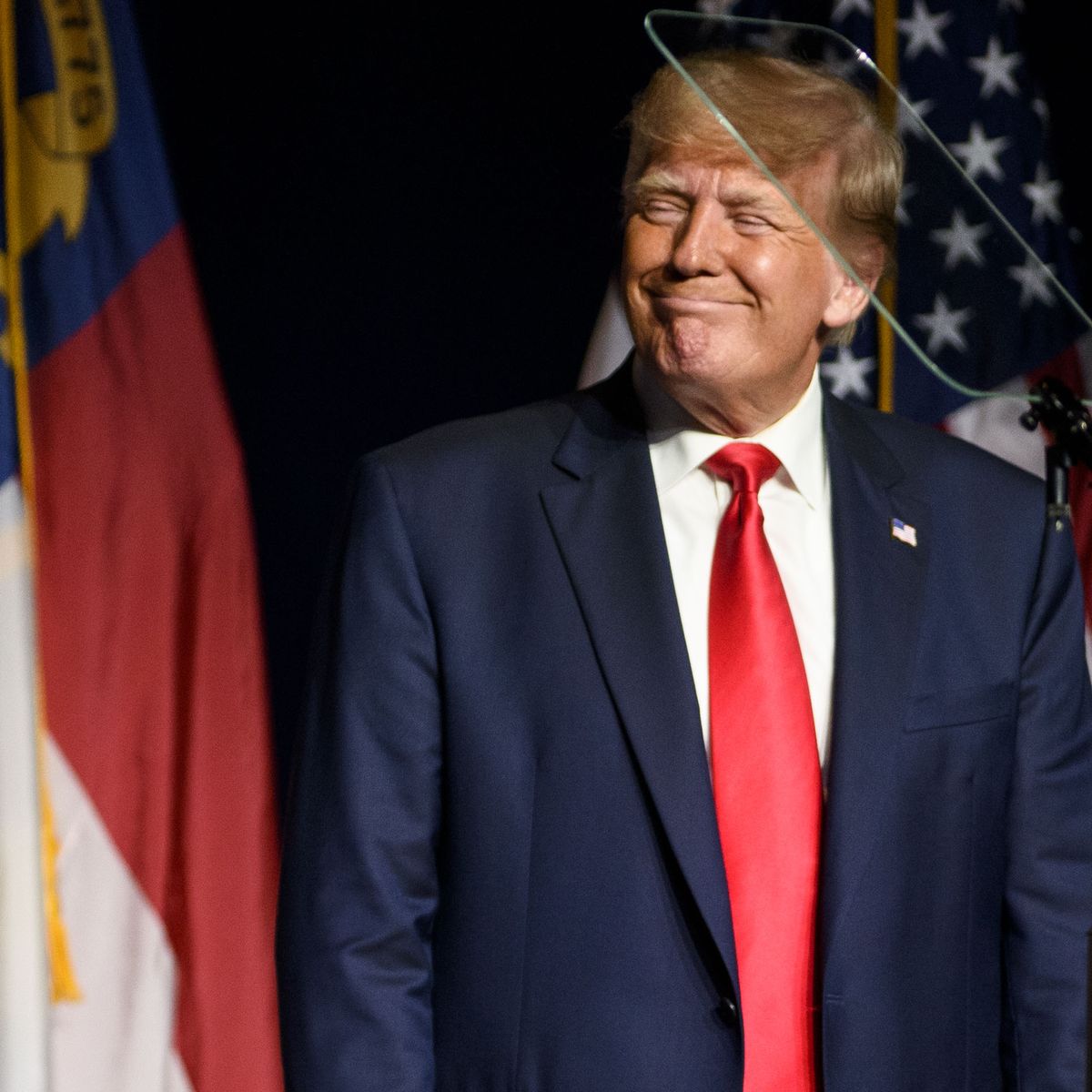 Donald Trump Appears To Wear Pants Backwards At A Rally Here S What Actually Happened 9style