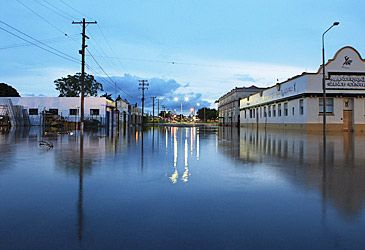 What was the estimated cost of the 2010-11 Queensland floods?