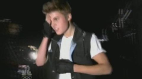 Watch: Justin Bieber falls down a flight of stairs