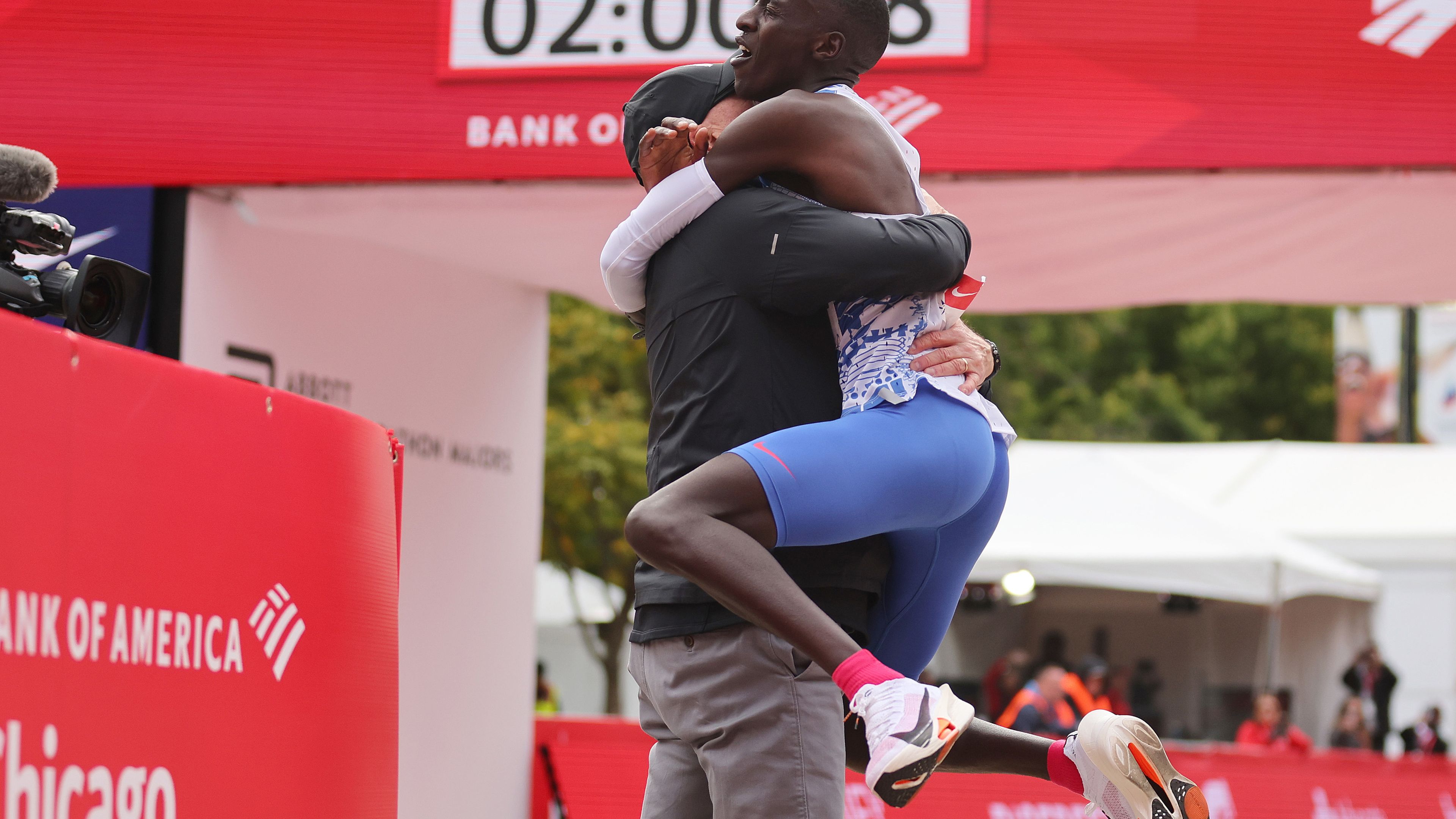 EXCLUSIVE: World record holder Kelvin Kiptum 'revolutionised' his sport, says Steve Moneghetti