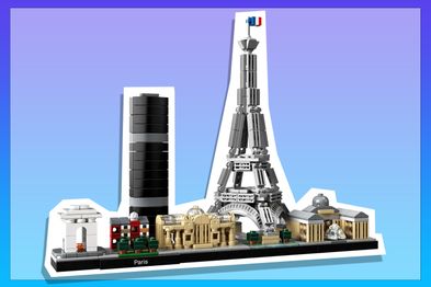 9PR: Paris Skyline LEGO set
