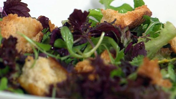 Mixed leaf and herb salad