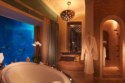 <strong>Underwater
Suites at Atlantis The Palm, Dubai </strong>