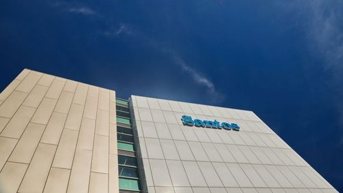 The ﻿United Arab Emirates has made an almost $30 billion cash bid to take over Australian oil and gas producer Santos. 