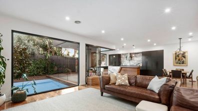 Melbourne Auctions real estate property report analysis Toorak Brighton Malvern Newtown Hampton East