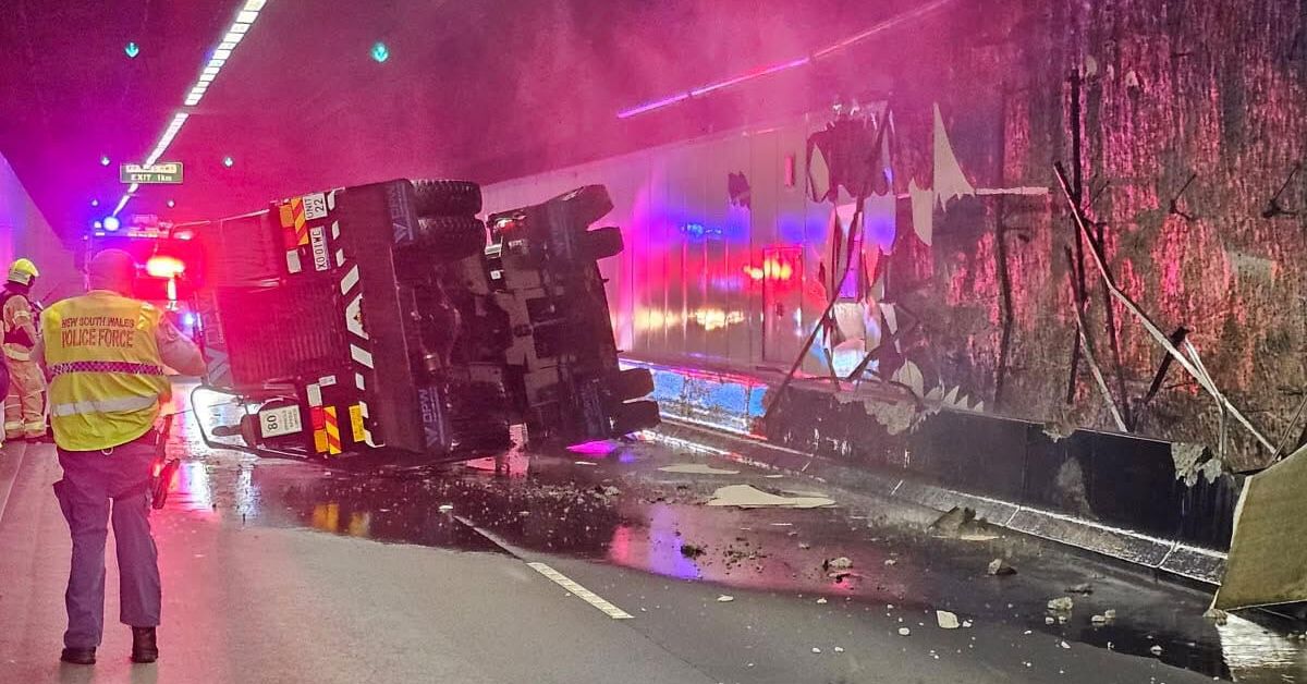 Major Sydney tunnel closed after crane truck rolls over