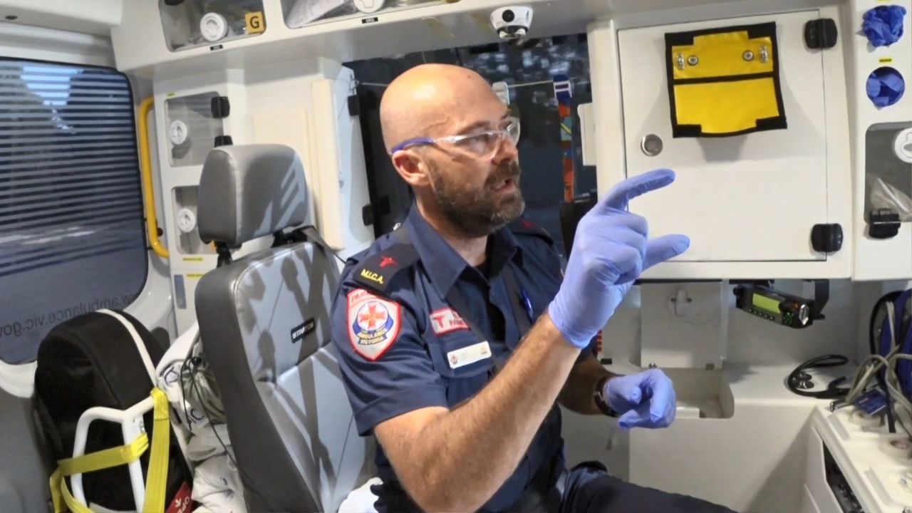 Paramedics Season 2 Episode 8, Watch TV Online