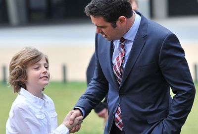 Stynes' former teammate and commentator Garry Lyon was at the unveiling. (AAP)