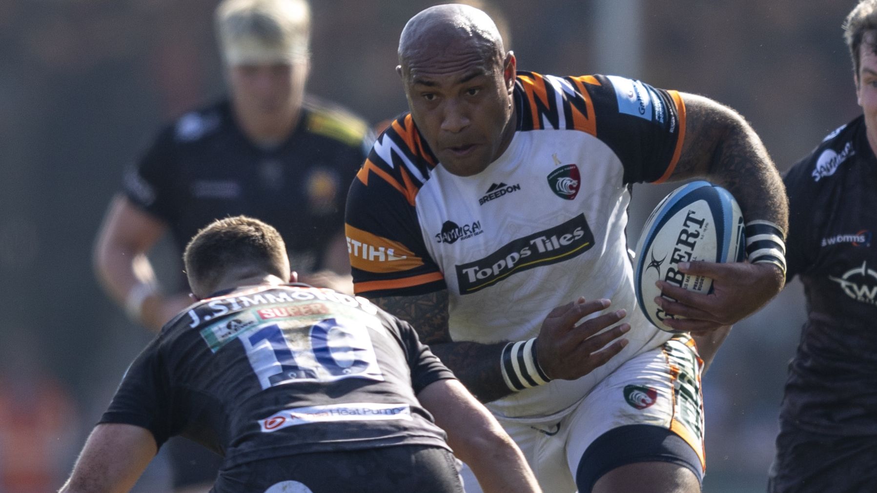 Nemani Nadolo in action for Leicester Tigers.