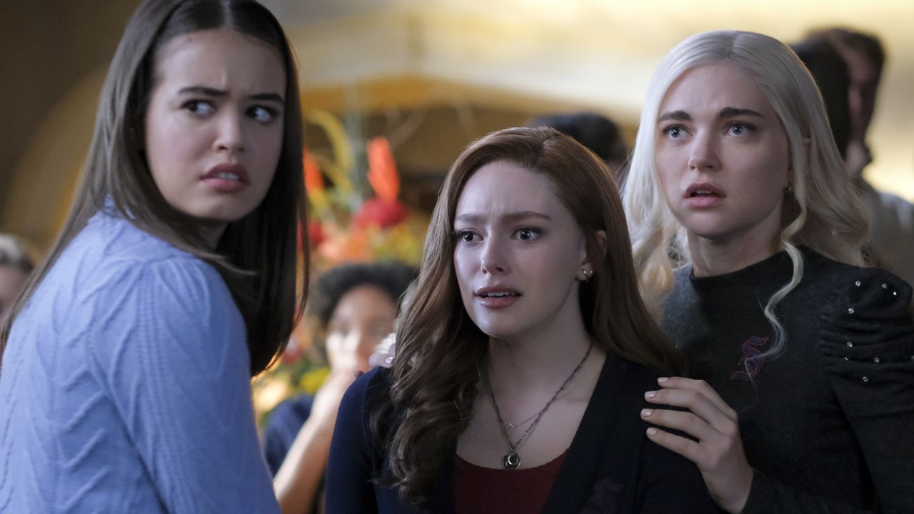 Legacies Season 2 Ep 10 This Is Why We Don't Entrust Plans to Muppet