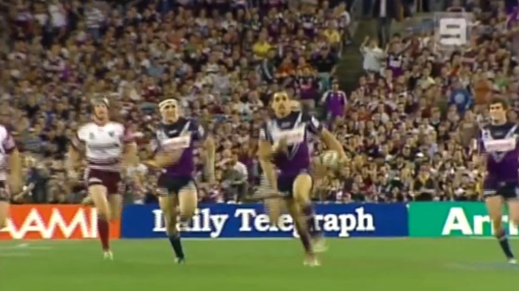 Greg Inglis scores for Melbourne in the 2007 NRL Grand Final