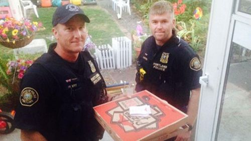 Cops finish pizza delivery after driver injured on the job