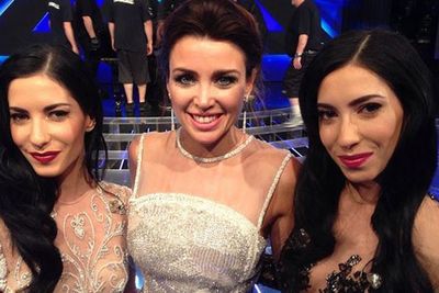 @danniiminogue: "Amazing performance by #TheVeronicas last night on @xfactor_au Check out their hot new single You Ruin Me Congrats on your first Aussie Number One"