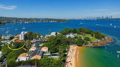 apartments harbour Sydney prices expensive auction