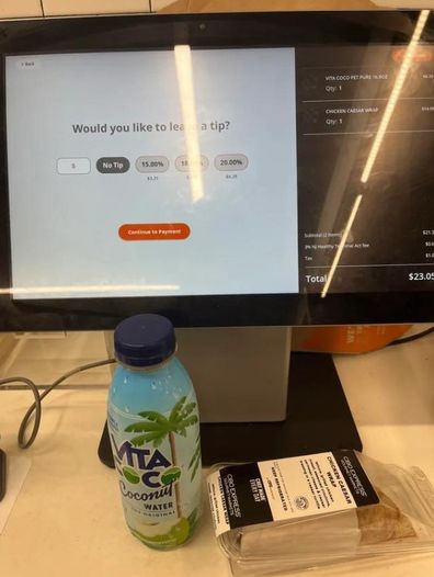 Traveller asked to tip at airport self service check out