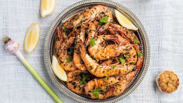 King Prawns Marinated In Garlic Parsley And Lemon 9kitchen