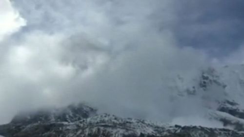 A shocking image of the avalanche seconds before it engulfed Everest base camp. (9NEWS)