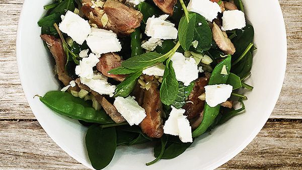 Atkins low-carb spring pea and mint salad with chargrilled chicken