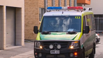 Entire floor of Adelaide quarantine hotel evacuated after infected toddler tested in corridor