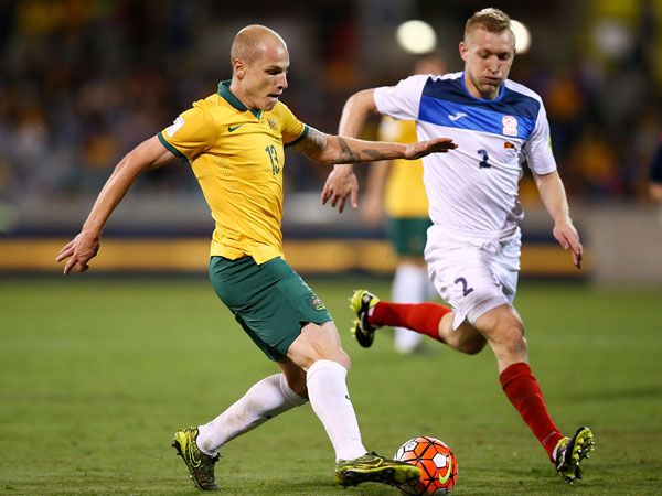 Aaron Mooy in action for the Socceroos against Kyrgyzstan. (Getty)