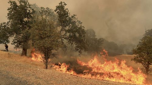 The biggest blaze, near the community of Clearlake, about 160km north of San Francisco, spread fast.