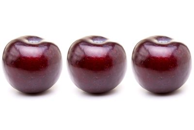 Three plums are equal to 100 calories