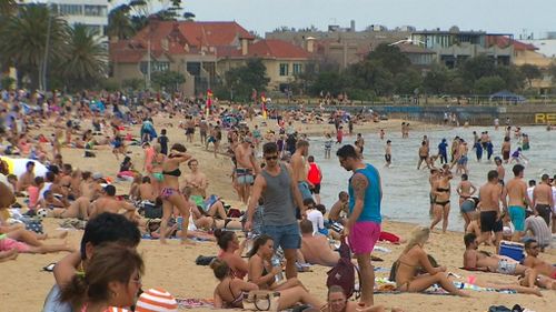 A severe heatwave is gripping much of the state's south-east. (9NEWS)