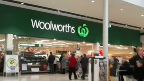 Woolworths ditched plastic bags over a week ago and people weren't happy. Image: 9News