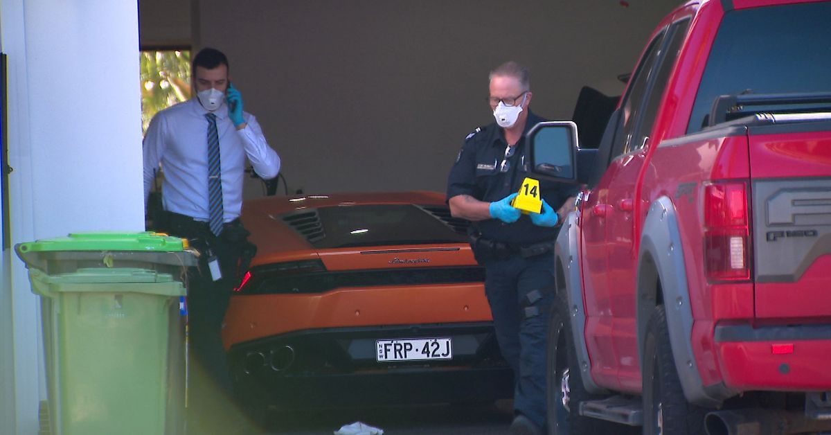 Two men stabbed in Melbourne home invasion