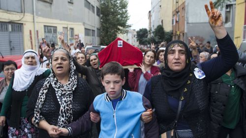 Thousands rally in Ankara after bombings that killed 95 people