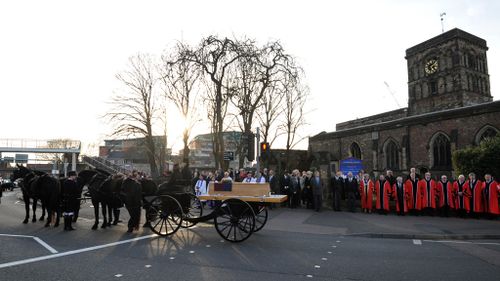 Crowds line the streets to see coffin of English king Richard III