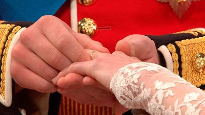 The royal wedding bands contain Welsh gold.<span style="white-space: pre;">	</span>