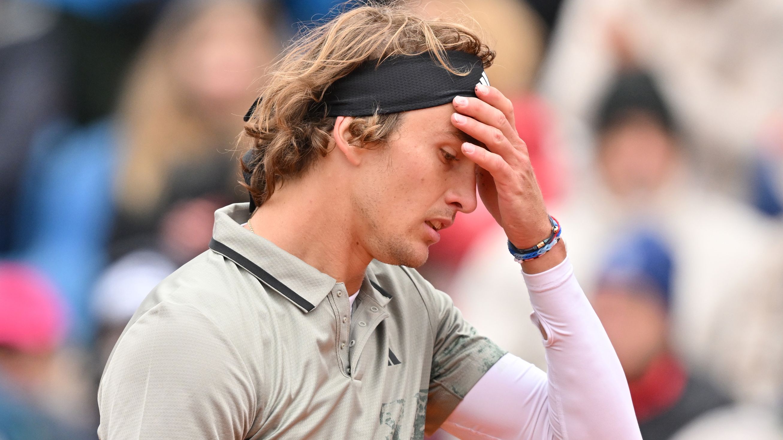 MUNICH, GERMANY - APRIL 20: Alexander Zverev of Germany reacts after losing his second round match against Christopher O&#x27;Connell of Australia during day six of the BMW Open by American Express at MTTC IPHITOS on April 20, 2023 in Munich, Germany. (Photo by Sebastian Widmann/Getty Images for BMW )