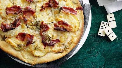 Potato and prosciutto pizza