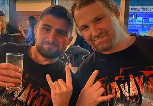 Seamus Duignan amava seu heavy metal. O amigo íntimo Jacob Power deveria estar com Duignan para ver a banda americana Fear Factory na noite de sexta-feira, mas vendeu seu ingresso no último minuto.