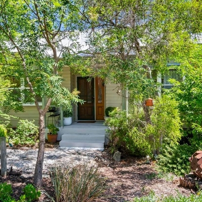 Secret room surprises in sweet Castlemaine weatherboard