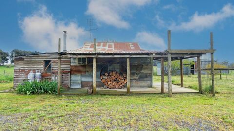 The shearing shed at  437 Creek Junction Road in Kithbrook Victoria country home property