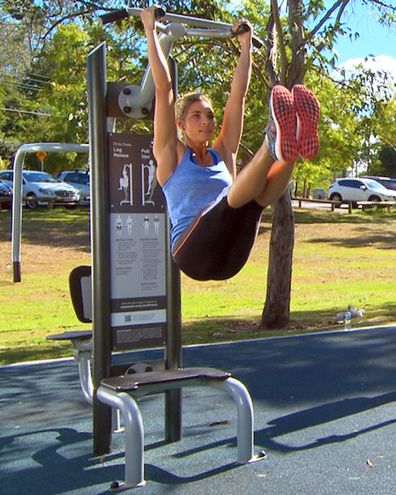 Pull Ups & Leg Raises, Outdoor Fitness Equipment