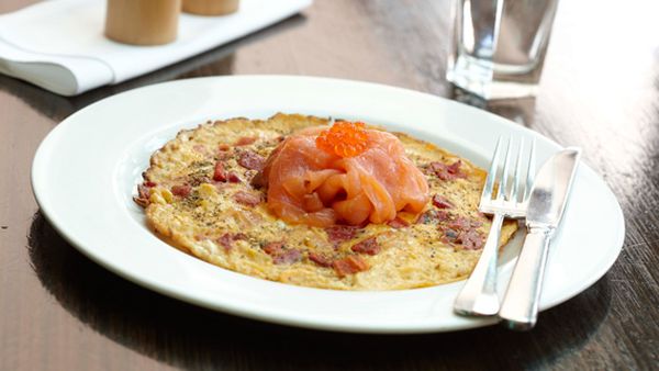 Chackchouka omelette with smoked salmon, salmon roe and za'atar