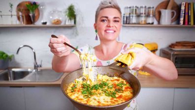 Jane de Graaff cooks cheesy one-pan corn to rival mac'n'cheese