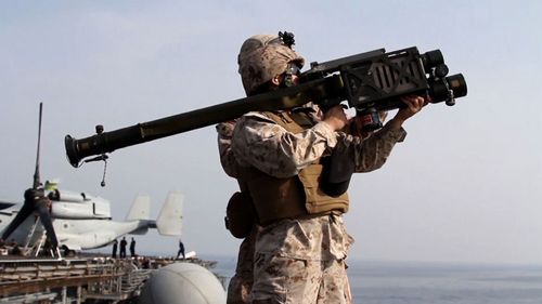 The shoulder-mounted Stinger can hit a aircraft up to 5km away.