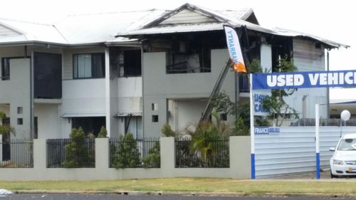 Man dies and two police officers injured after explosion inside unit in Bowen, Queensland