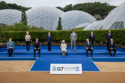 Queen gets a laugh out of the G7 world leaders
