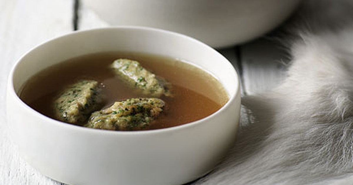 Chicken broth with bone marrow dumplings - 9Kitchen