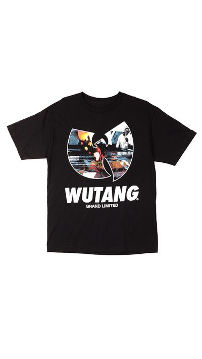 <a href="http://shop.wutangclan.com/collections/tees/products/w-distortion-tee-in-black?variant=3746728257" target="_blank">T-shirt, approx. $68, Wu Tang Brand Limited</a>
