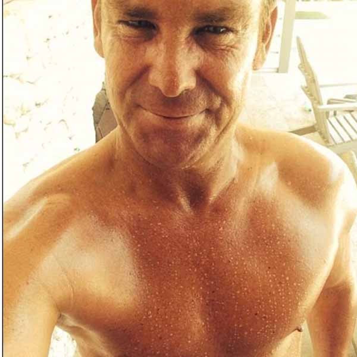 Step away from camera! Shane Warne makes us all cringe with nude selfie -  9Celebrity