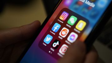 Social media can cause eating disorders and self-image issues in young people, a global study has found.