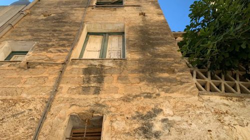 Patino는 이 집을 별장으로 사용하거나 식품 체인의 이탈리아 지점으로 사용할 수도 있다고 말합니다.