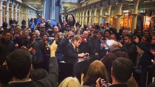 Sir Elton John attracted big crowds at his impromptu performance. (Elton John/ Instagram)