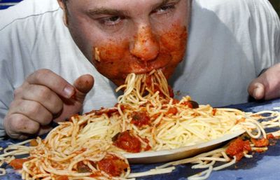 Around 3,000 people die from choking on food.